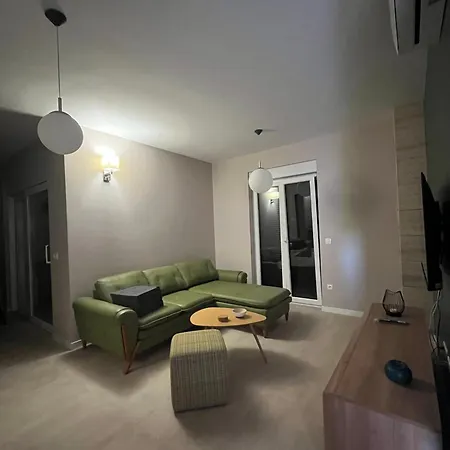 Apartament Sara *