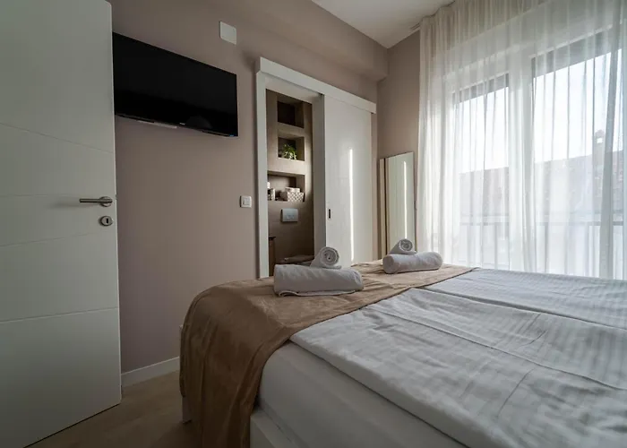 Sara شقة Sukošan